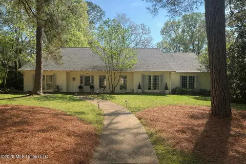 4211 N Honeysuckle Ln, Jackson, MS 39211