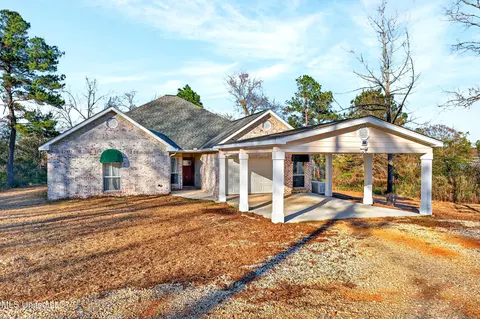 19 Lake Michael Ln, Poplarville, MS 39470