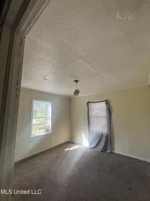 Bedroom - 979 Winn St, Jackson, MS 39204 photo 2 of 4