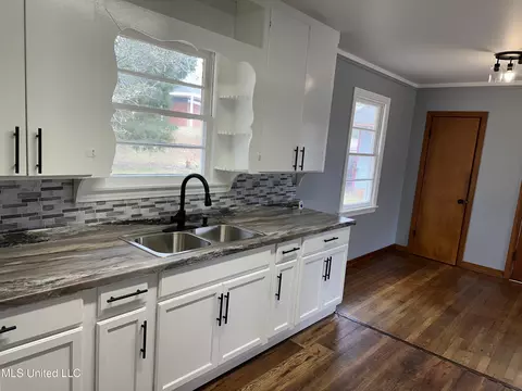 Kitchen - 2152 Second St, Natchez, MS 39120 photo 3 of 3