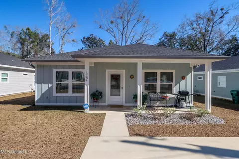 13494 Dee Ave, Gulfport, MS 39503
