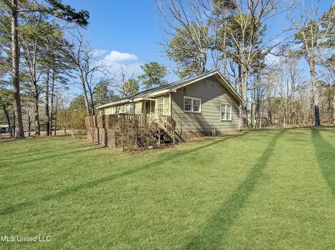 Exterior - 1699 White Rd, Florence, MS 39073 photo 3 of 5