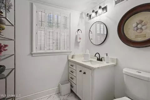 Bath - 803 Meadowbrook Rd, Jackson, MS 39206 photo 8 of 12