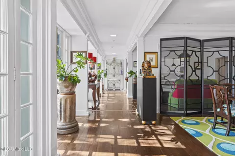 Entry Way - 803 Meadowbrook Rd, Jackson, MS 39206 photo 5 of 13