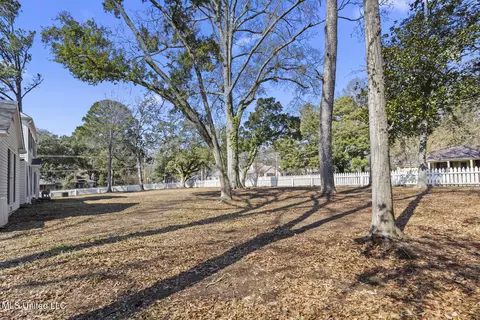 Exterior - 803 Meadowbrook Rd, Jackson, MS 39206 photo 13 of 17