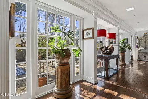 Entry Way - 803 Meadowbrook Rd, Jackson, MS 39206 photo 4 of 13