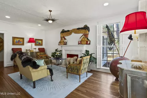 Living - 803 Meadowbrook Rd, Jackson, MS 39206 photo 1 of 8