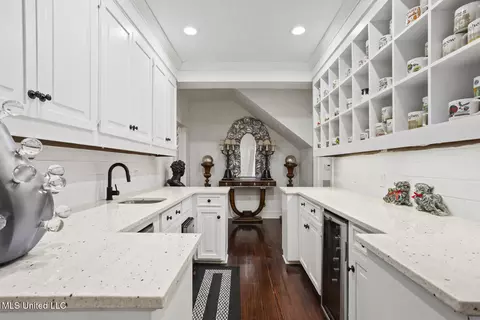 Kitchen - 803 Meadowbrook Rd, Jackson, MS 39206 photo 1 of 5