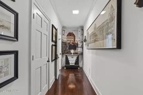 Entry Way - 803 Meadowbrook Rd, Jackson, MS 39206 photo 9 of 13