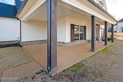Exterior - 7899 Remington Cv, Hernando, MS 38632 photo 3 of 10