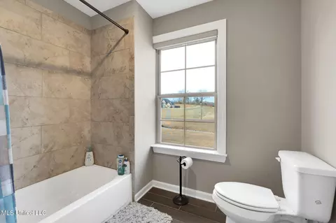 Bath - 7899 Remington Cv, Hernando, MS 38632 photo 6 of 6