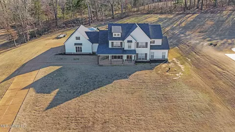 Exterior - 7899 Remington Cv, Hernando, MS 38632 photo 8 of 10