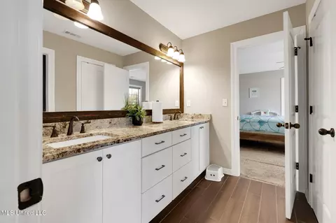 Bath - 7899 Remington Cv, Hernando, MS 38632 photo 5 of 6