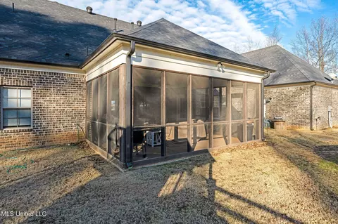 Exterior - 7899 Remington Cv, Hernando, MS 38632 photo 4 of 10