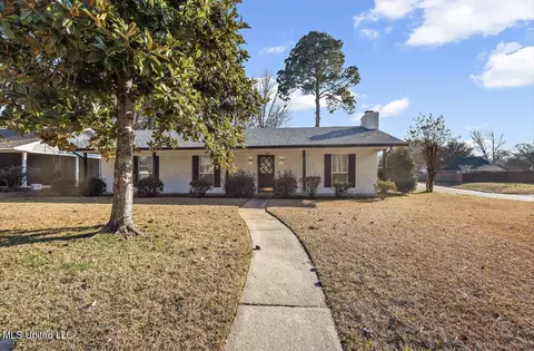 215 Traceland Dr, Madison, MS 39110