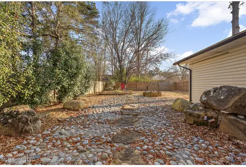 Exterior - 215 Traceland Dr, Madison, MS 39110 photo 2 of 3