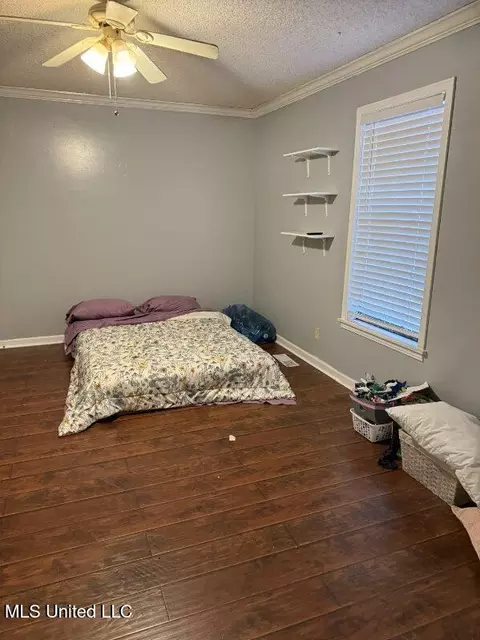 Bedroom - 1907 Oak Ln, Corinth, MS 38834 photo 1 of 2
