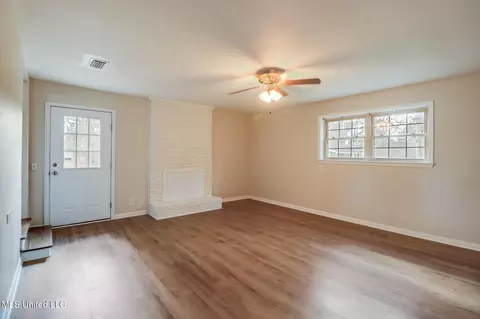 Living - 504 Clara St, Wiggins, MS 39577 photo 4 of 4