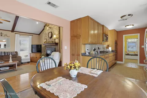 Dining - 418 Scr 580, Forest, MS 39074 photo 2 of 2