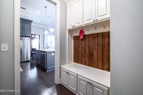 Entry Way - 720 Adair St, Brandon, MS 39047 photo 1 of 1