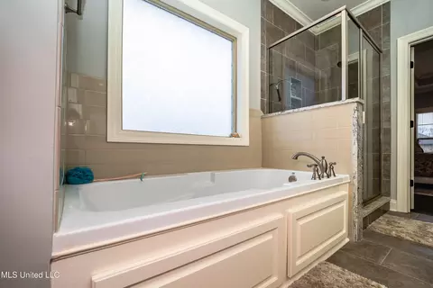 Bath - 720 Adair St, Brandon, MS 39047 photo 1 of 4