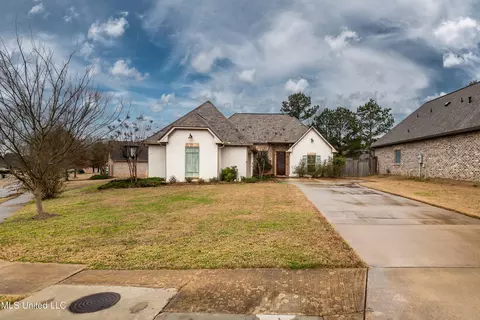 Exterior - 720 Adair St, Brandon, MS 39047 photo 2 of 4