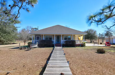 99 Hummingbird Ln, Perkinston, MS 39573