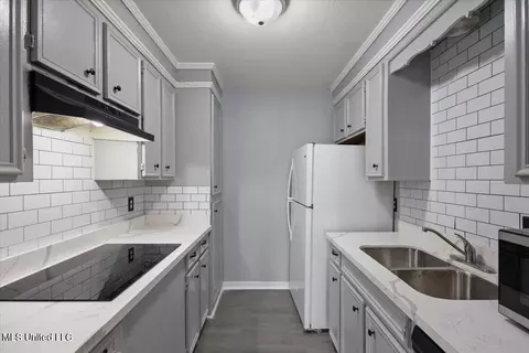 Kitchen - 2455 River Oaks Blvd #A & B, Jackson, MS 39211 photo 1 of 4