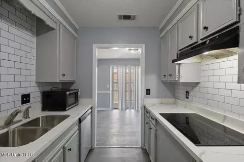 Kitchen - 2455 River Oaks Blvd #A & B, Jackson, MS 39211 photo 4 of 4