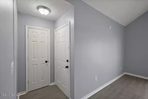 Entry Way - 2455 River Oaks Blvd #A & B, Jackson, MS 39211 photo 1 of 1