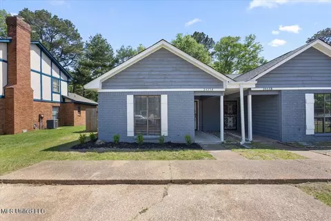 2455 River Oaks Blvd #A & B, Jackson, MS 39211