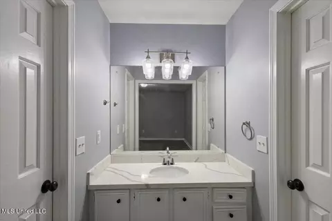 Bath - 2455 River Oaks Blvd #A & B, Jackson, MS 39211 photo 1 of 2