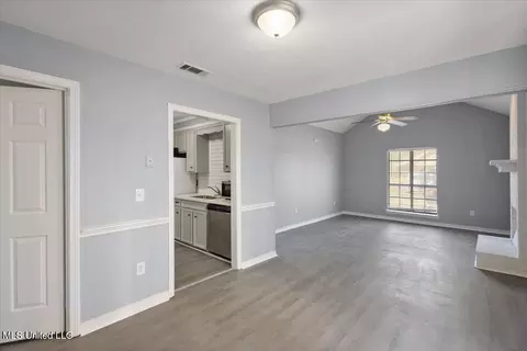 Living - 2455 River Oaks Blvd #A & B, Jackson, MS 39211 photo 4 of 5