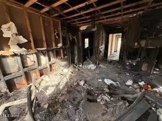 Entry Way - 2081 Shady Lane Dr, Jackson, MS 39204 photo 1 of 4