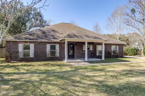 857 Reed Ln, Gulfport, MS 39507