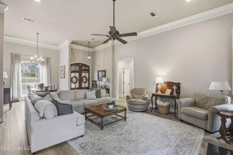 Living - 229 Turtle Ln, Brandon, MS 39047 photo 4 of 4