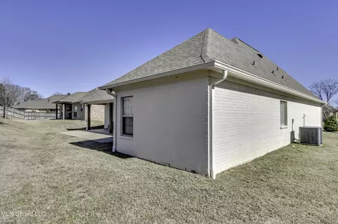 Exterior - 118 Hampstead Dr, Madison, MS 39110 photo 10 of 11
