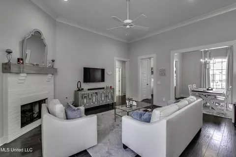 Living - 118 Hampstead Dr, Madison, MS 39110 photo 2 of 2