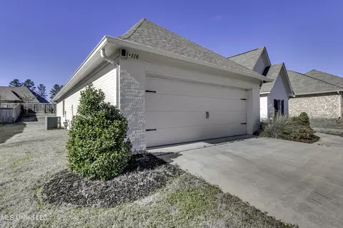 Exterior - 118 Hampstead Dr, Madison, MS 39110 photo 9 of 11