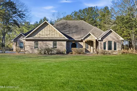 20401 Farm Rd, Vancleave, MS 39565