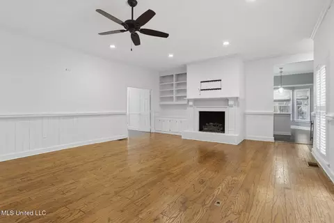Living - 288 Morgan Rd, Canton, MS 39046 photo 5 of 6