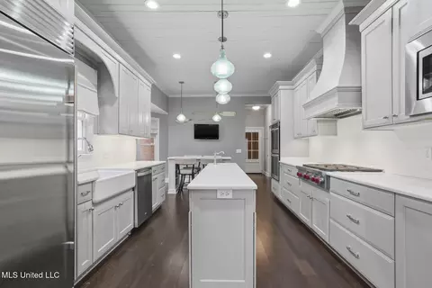 Kitchen - 288 Morgan Rd, Canton, MS 39046 photo 4 of 8