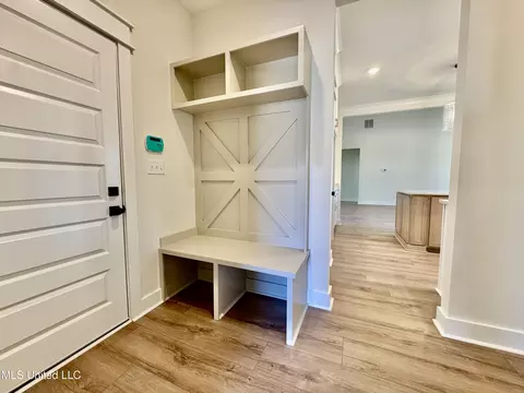 Entry Way - 1755 Bakersfield Way, Nesbit, MS 38651 photo 3 of 3