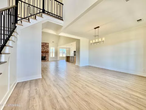 Living - 1755 Bakersfield Way, Nesbit, MS 38651 photo 1 of 6