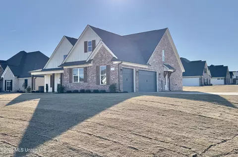 Exterior - 1755 Bakersfield Way, Nesbit, MS 38651 photo 4 of 8