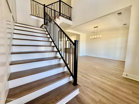 Entry Way - 1755 Bakersfield Way, Nesbit, MS 38651 photo 1 of 3