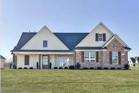 1755 Bakersfield Way, Nesbit, MS 38651