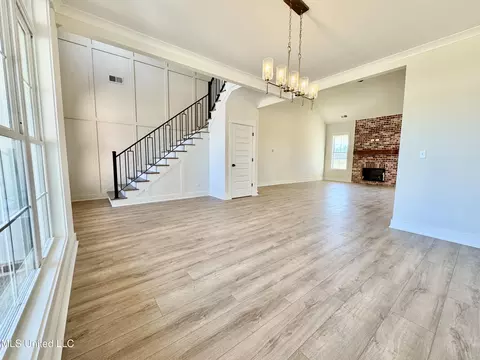 Living - 1755 Bakersfield Way, Nesbit, MS 38651 photo 2 of 6