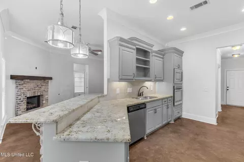 Kitchen - 602 Belle Oak Ln, Brandon, MS 39042 photo 1 of 3