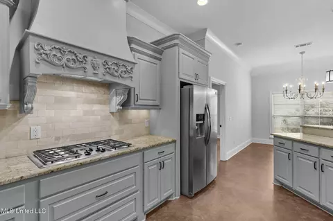 Kitchen - 602 Belle Oak Ln, Brandon, MS 39042 photo 3 of 3